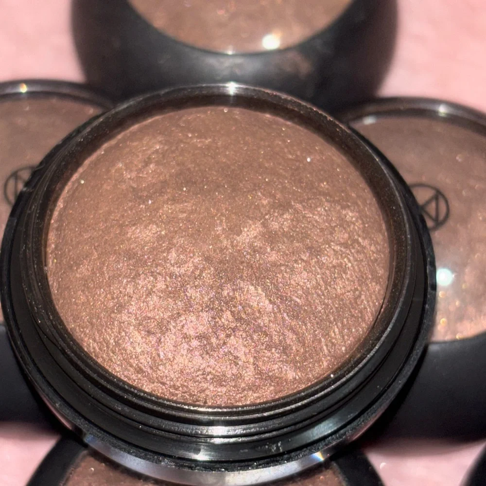 Mineral Baked Eyeshadow x1